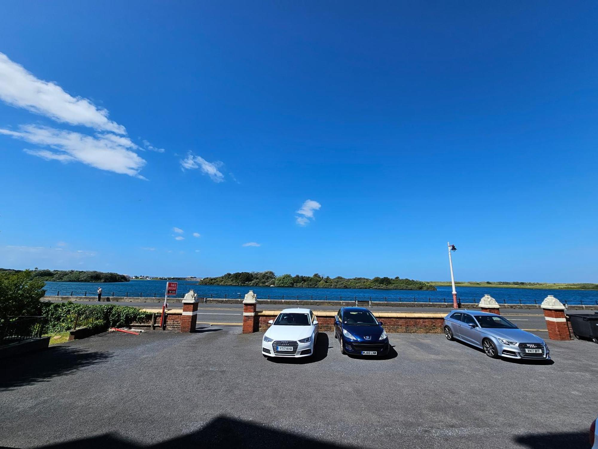 2 Bed Apartment Lakeside On The Promenade Southport Esterno foto